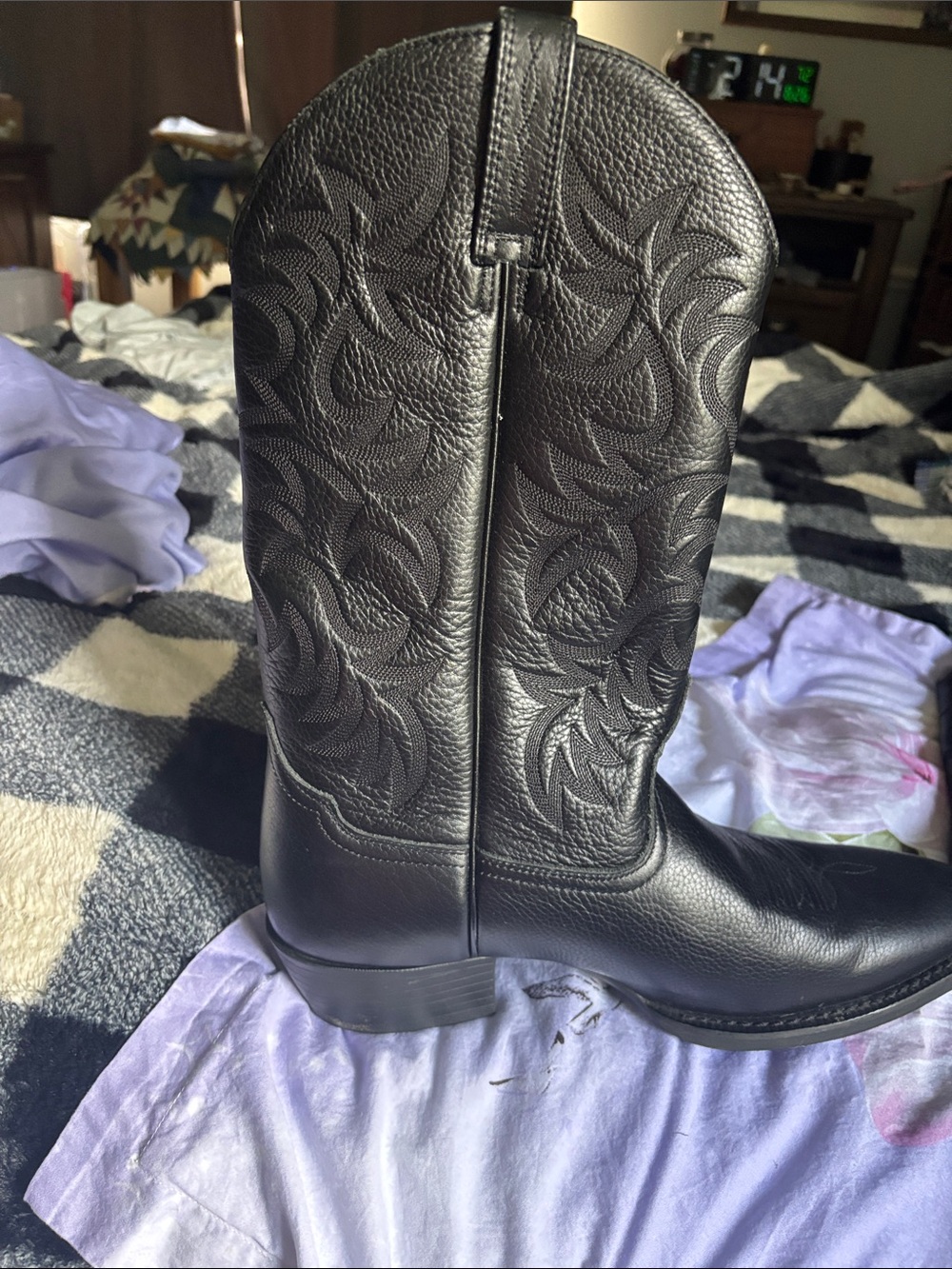 Ariat Black Leather Men's Western Cowboy Boots with Embossed Stitching